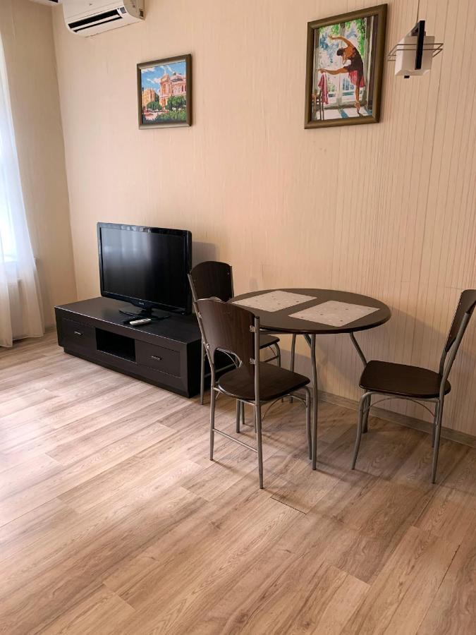 Excellent Apartment In The Center Of Odessa Eksteriør bilde